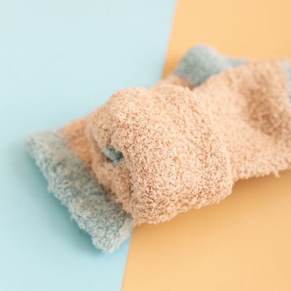 Cozy Fuzzy Socks 5 pack Set Minimalist - Picture 5 of 5